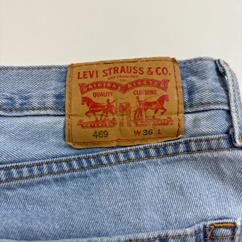 Levi's 469 Denim Shorts Mens 36 Light Wash Blue Good Loose Fit Jorts 12 Inseam